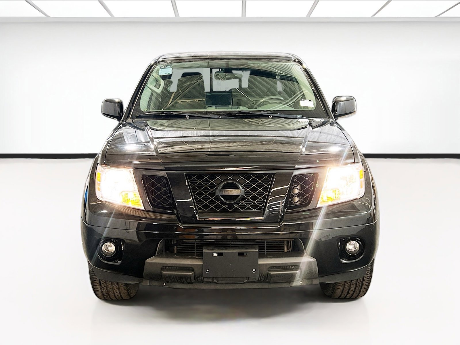 Used 2019 Nissan Frontier SV w/ Value Truck Package RWD image 2