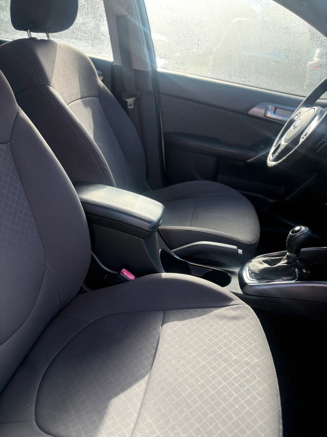 Used 2011 Kia Forte SX image 17