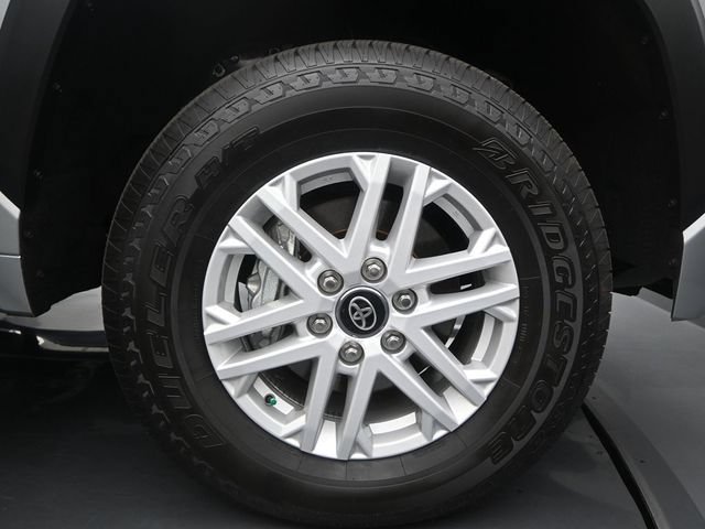 Used 2025 Toyota Tundra SR5 AWD/4WD image 16