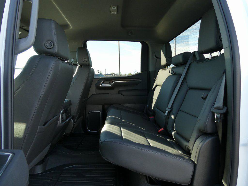 New 2026 GMC Sierra 1500 SLT w/ SLT Premium Package image 16