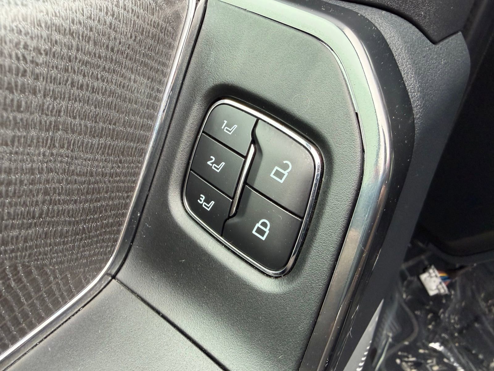 Used 2025 Ford F350 Platinum image 16