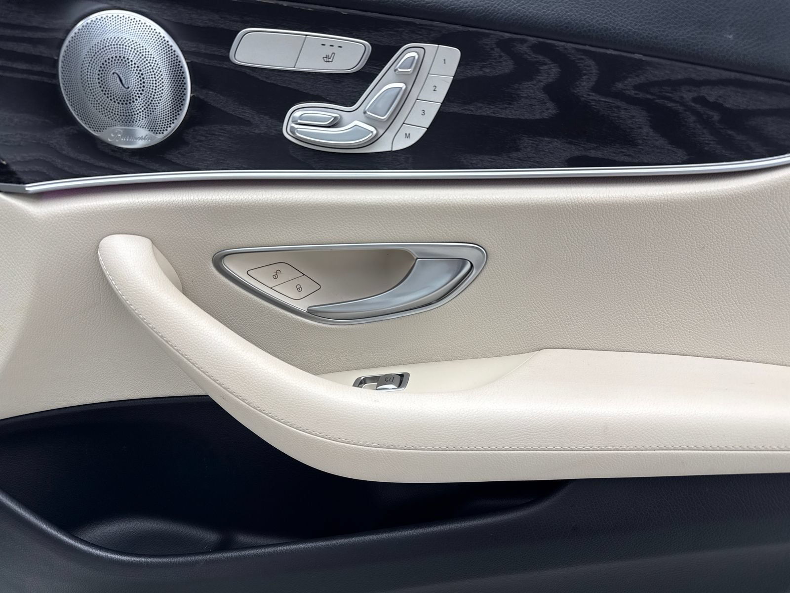 Used 2017 Mercedes-Benz E 300 4MATIC image 43