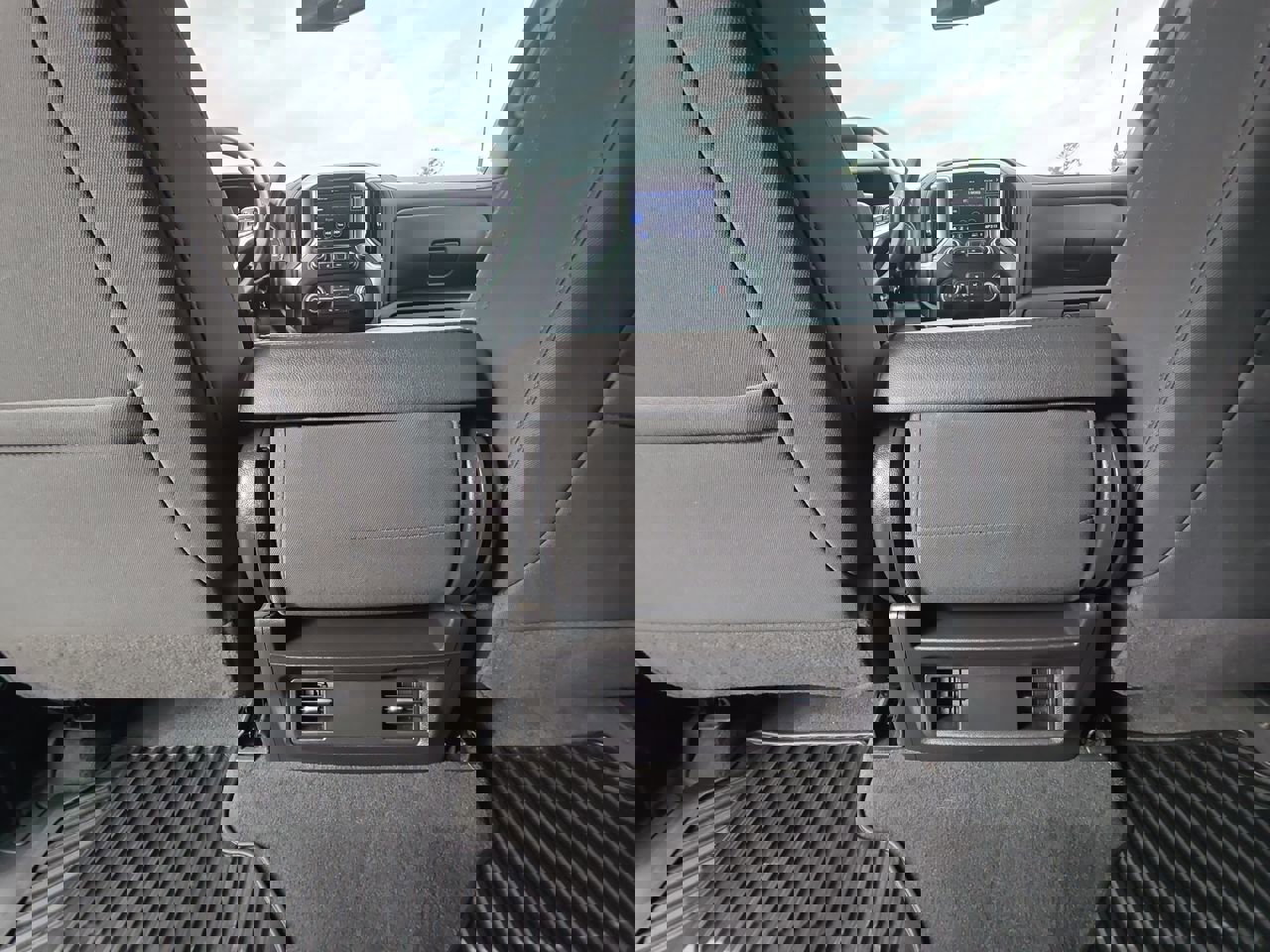 Used 2022 Chevrolet Silverado 2500 LT w/ Snow Plow Prep/Camper Package image 58