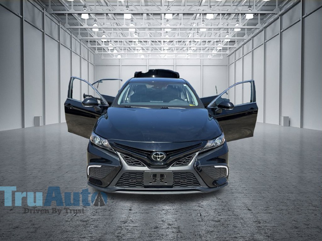 Used 2024 Toyota Camry SE FWD image 11