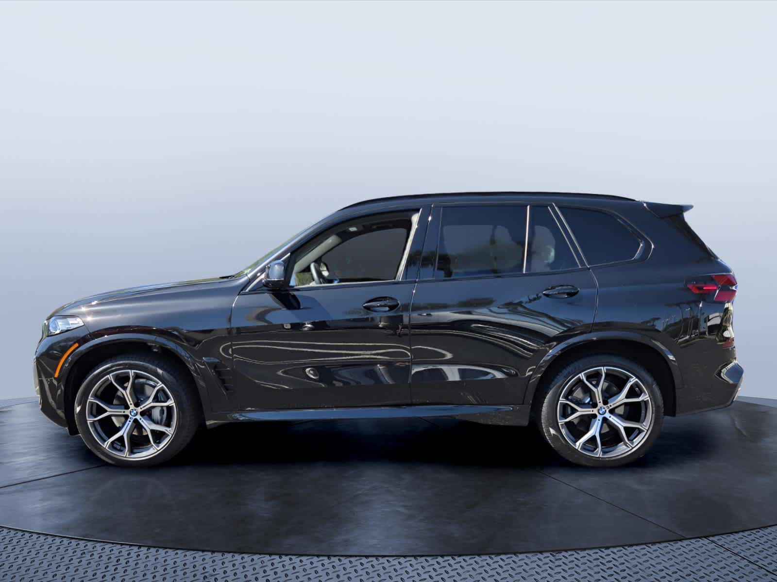 Certified 2026 BMW X5 sDrive40i w/ M Sport Package RWD image 3