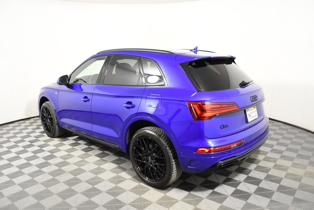 Used 2024 Audi Q5 e Prestige w/ Prestige Package image 3