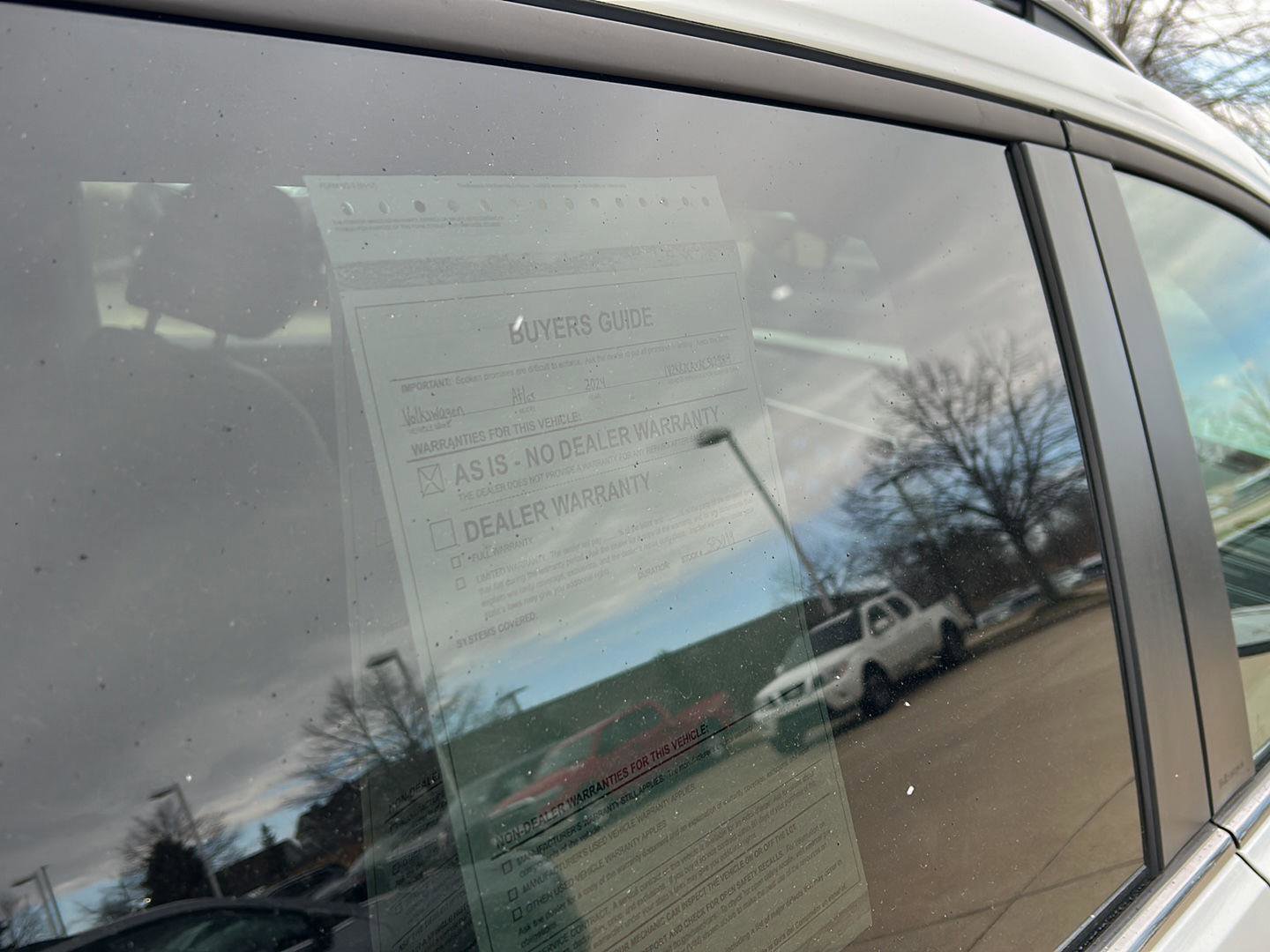 Used 2024 Volkswagen Atlas SE image 32