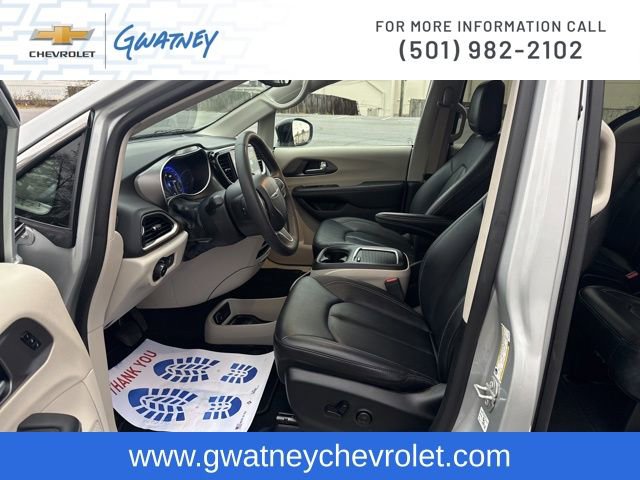 Used 2024 Chrysler Pacifica Touring-L image 31
