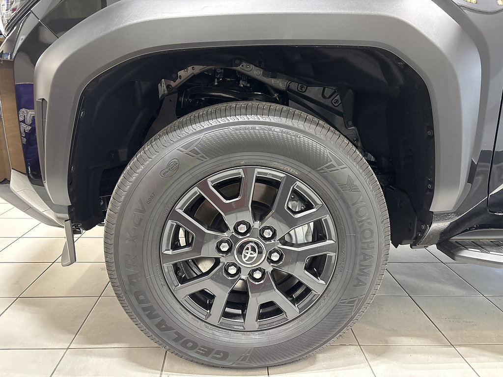 New 2026 Toyota 4Runner SR5 AWD/4WD image 7