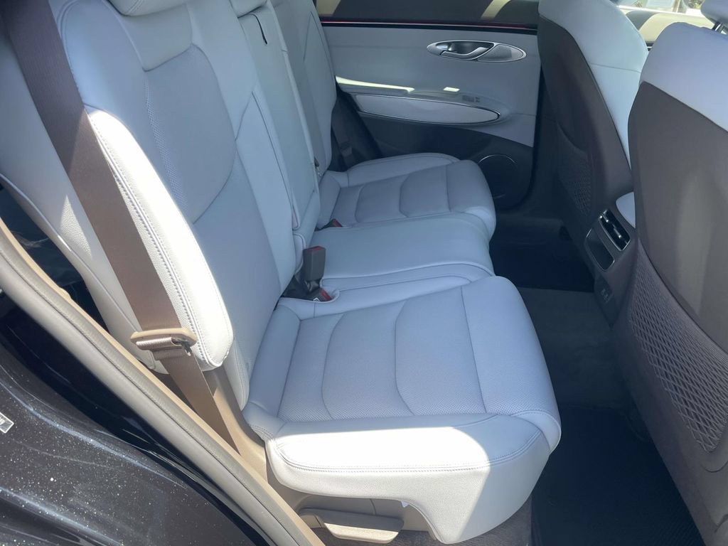 New 2026 Genesis GV70 2.5T Advanced AWD/4WD image 19
