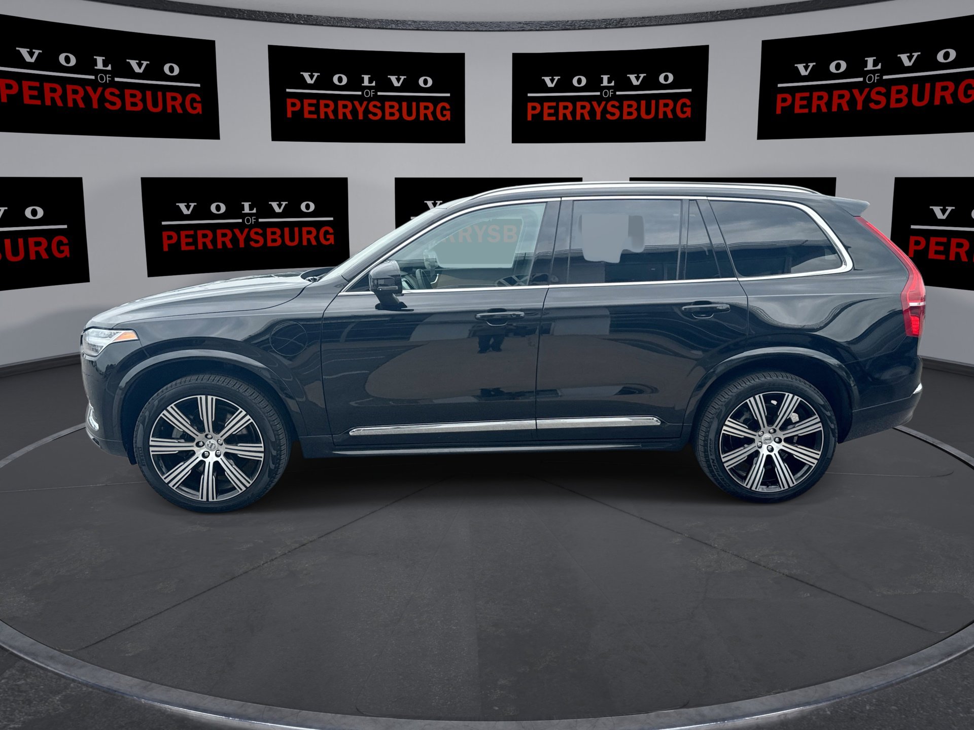 Used 2025 Volvo XC90 T8 Core w/ Protection Package Premier image 5