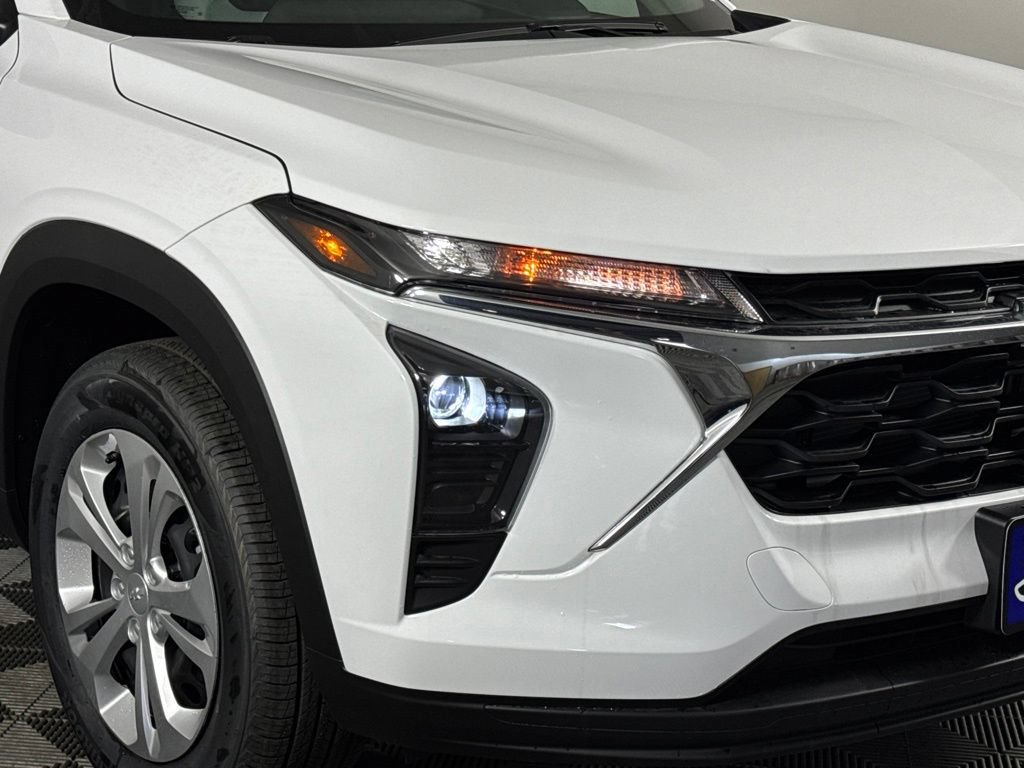 New 2026 Chevrolet Trax LS FWD image 3