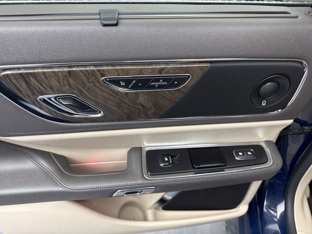 Used 2018 Lincoln Continental Reserve w/ Rear-seat Package image 36