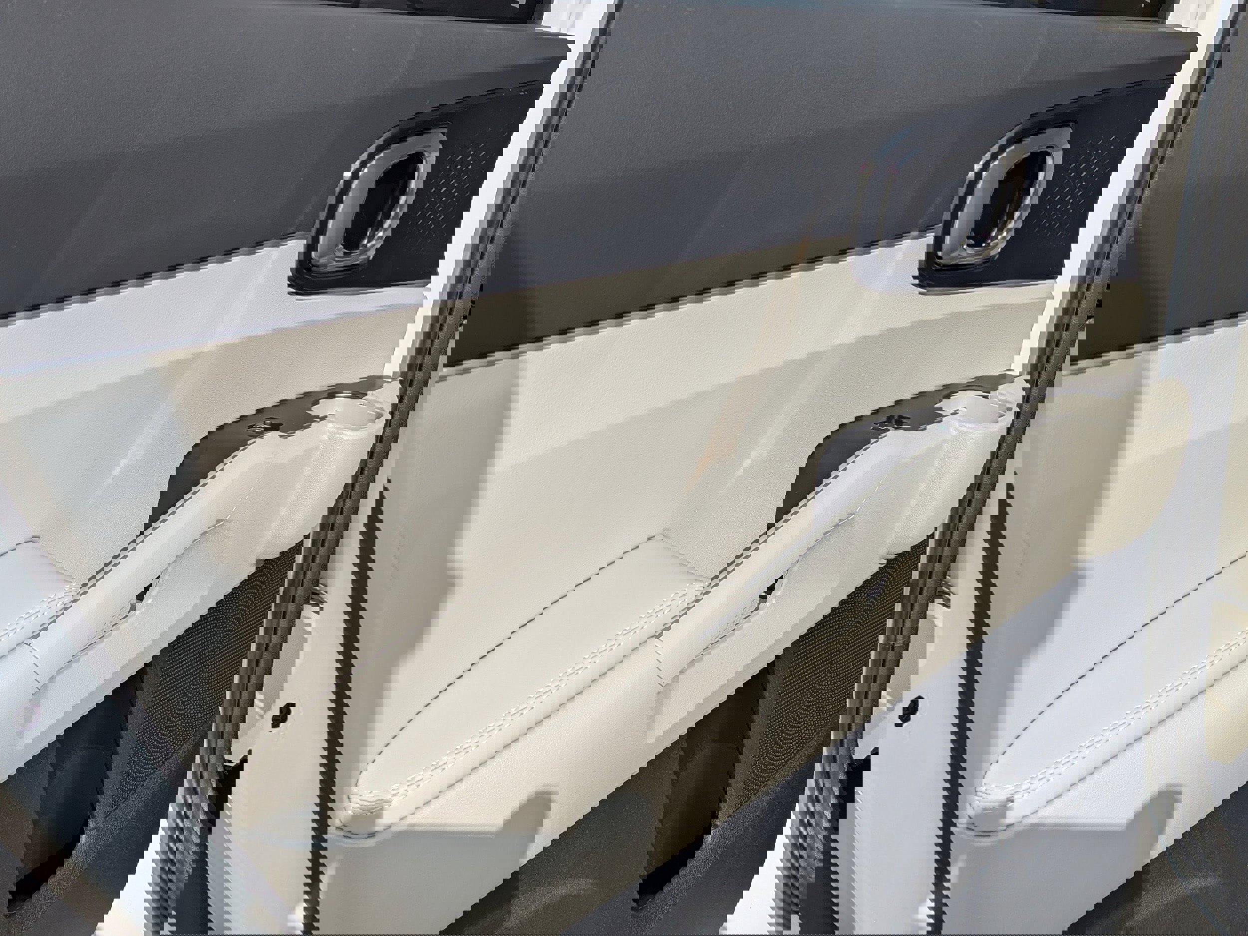 New 2026 Kia Sorento S image 4