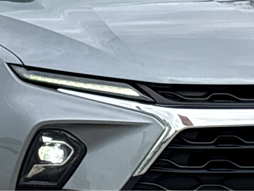 Used 2023 Chevrolet Blazer LT w/ Driver Confidence Package image 18