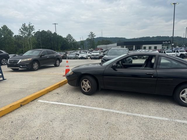 Used 2004 Chevrolet Cavalier Coupe w/ Preferred Equipment Group FWD image 24