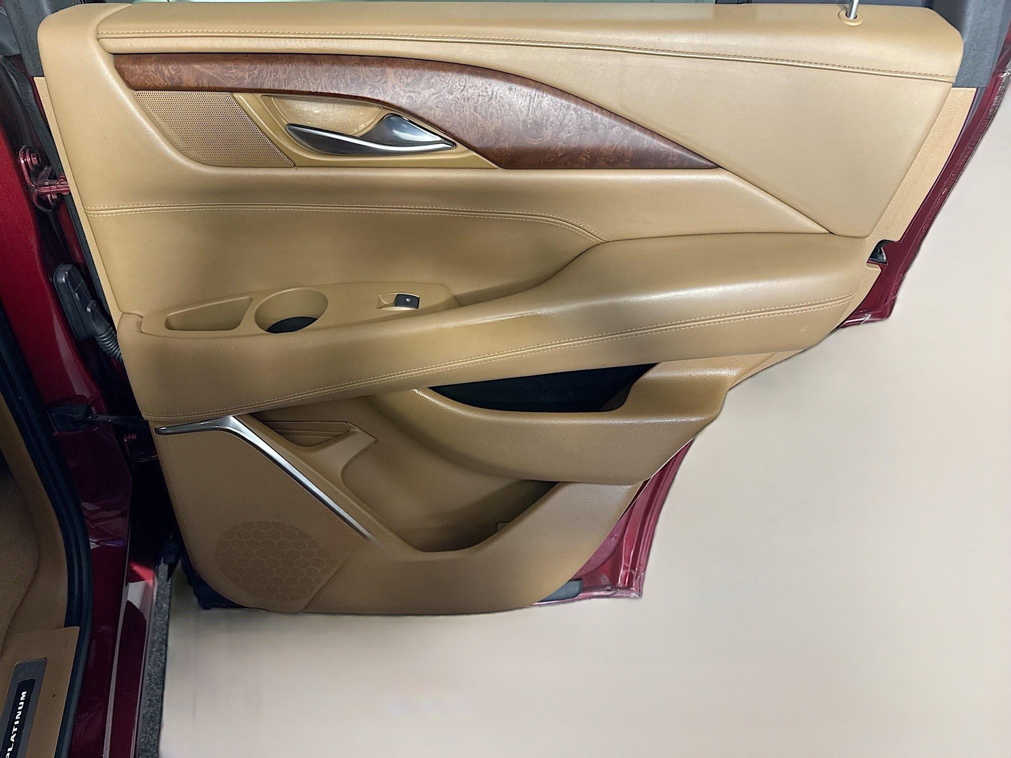 Used 2016 Cadillac Escalade Platinum image 27