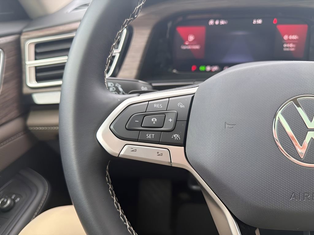 Used 2024 Volkswagen Atlas SEL image 16