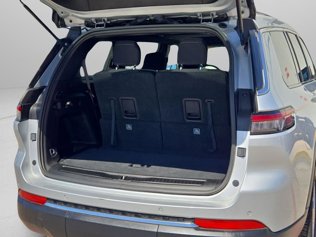 Certified 2024 Jeep Grand Cherokee L Laredo image 25