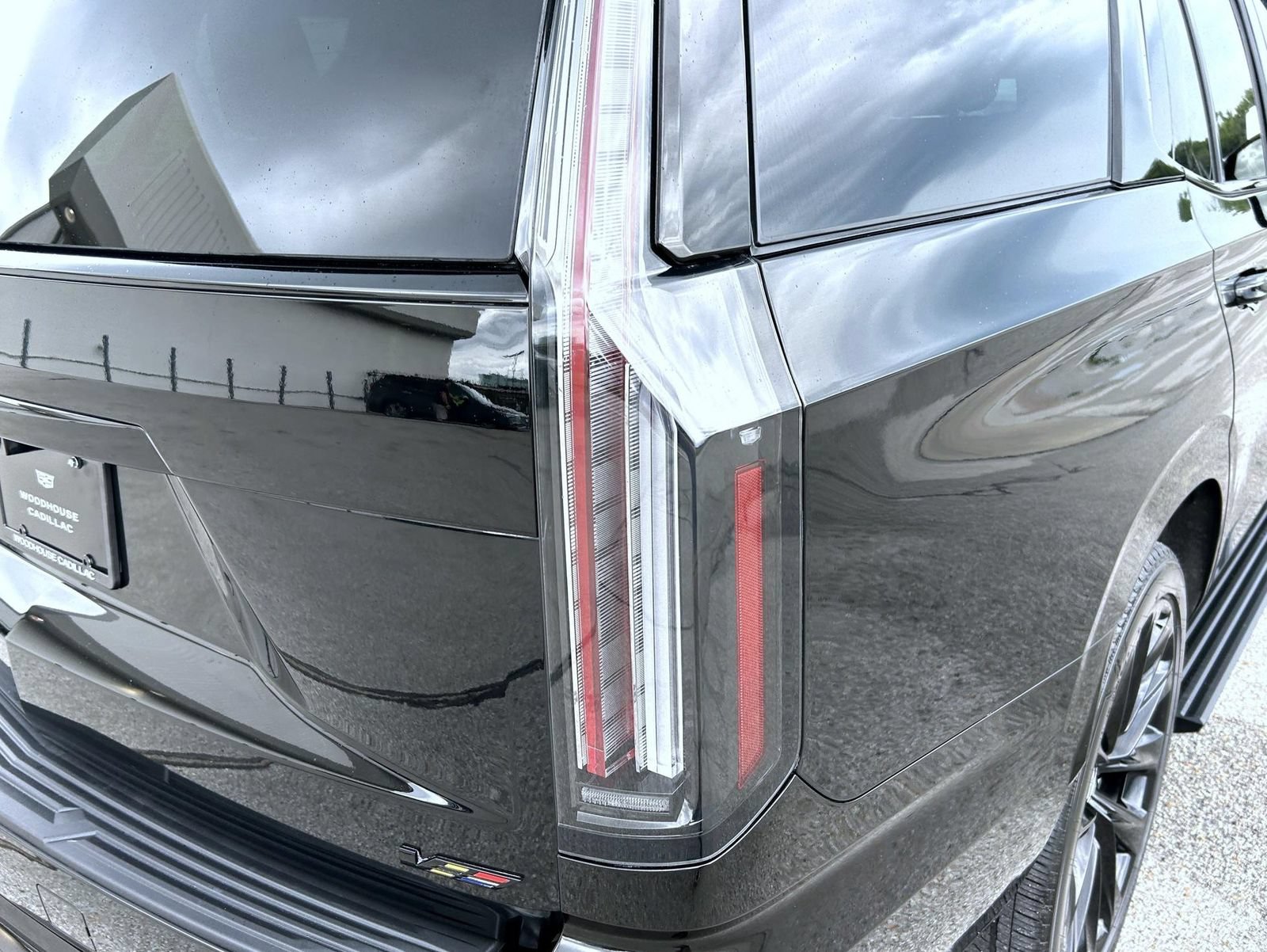 Certified 2026 Cadillac Escalade V w/ LPO, ONYX Package AWD/4WD image 11