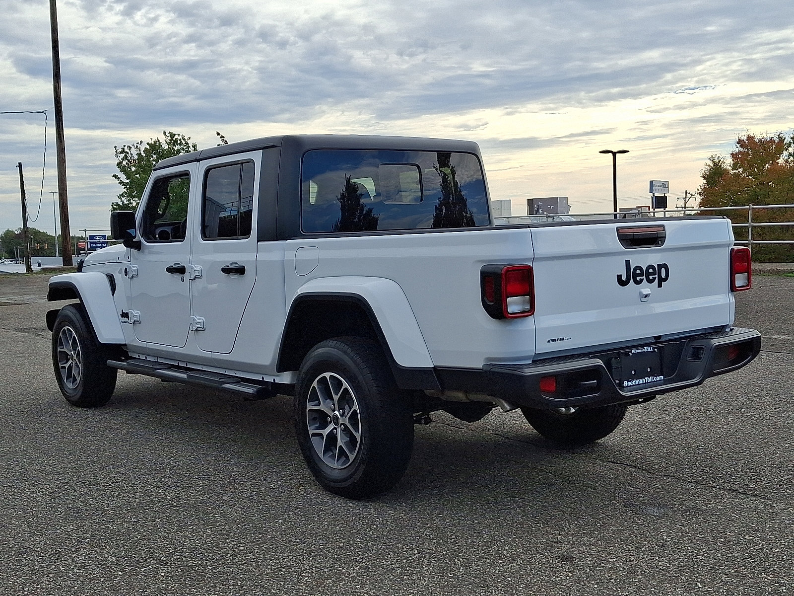 Certified 2024 Jeep Gladiator Sport image 4