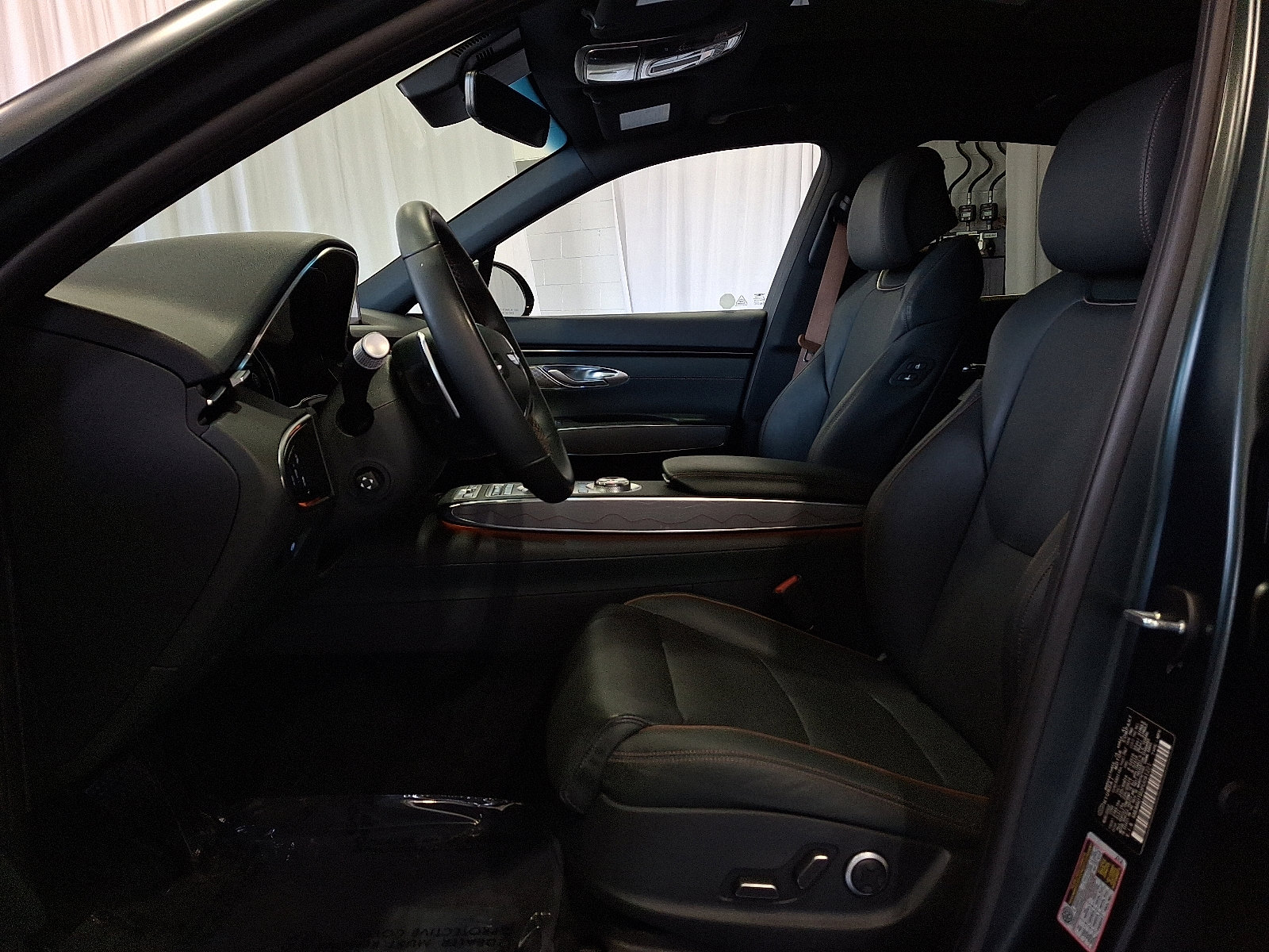 Used 2023 Genesis GV70 2.5T w/ Advanced Package image 11