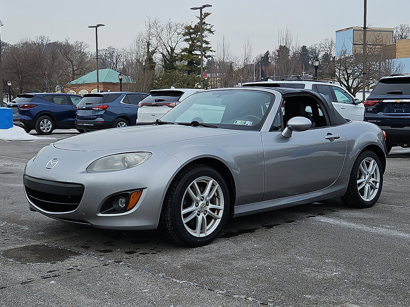 Used 2010 MAZDA MX-5 Miata Sport image 3