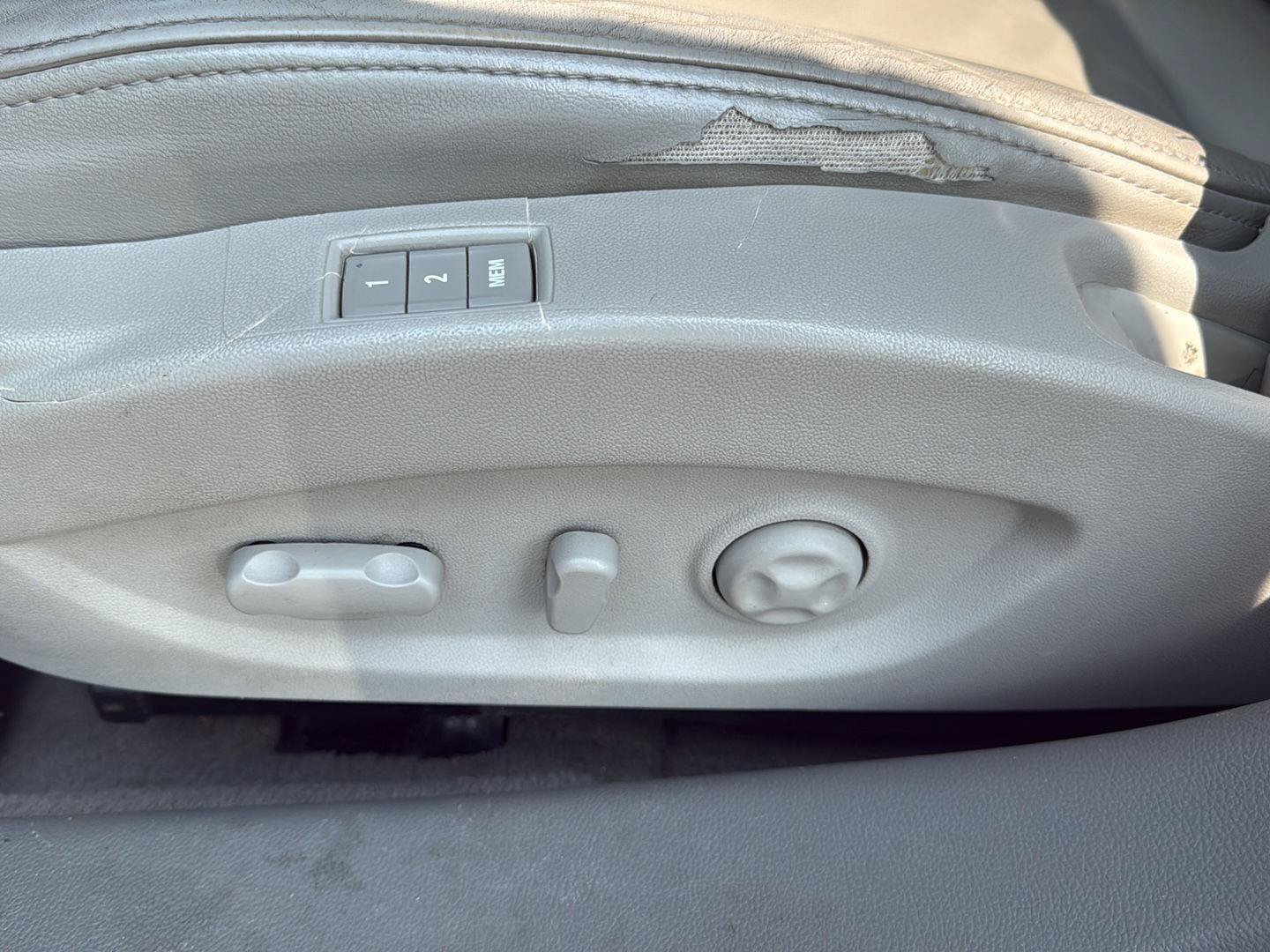 Used 2013 Buick LaCrosse Leather FWD image 5