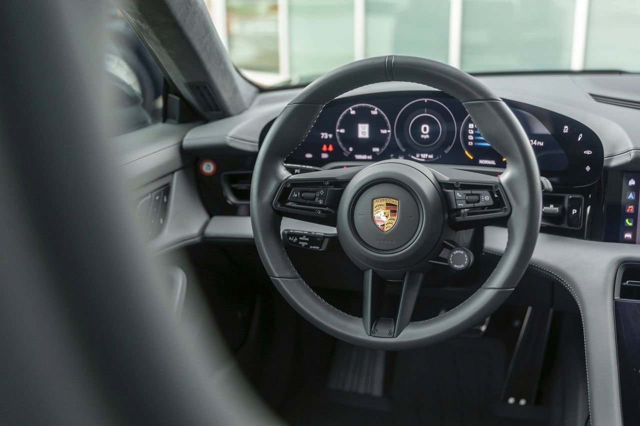 Used 2022 Porsche Taycan GTS AWD/4WD image 41