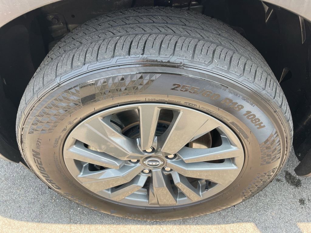 Used 2024 Nissan Pathfinder SV image 33