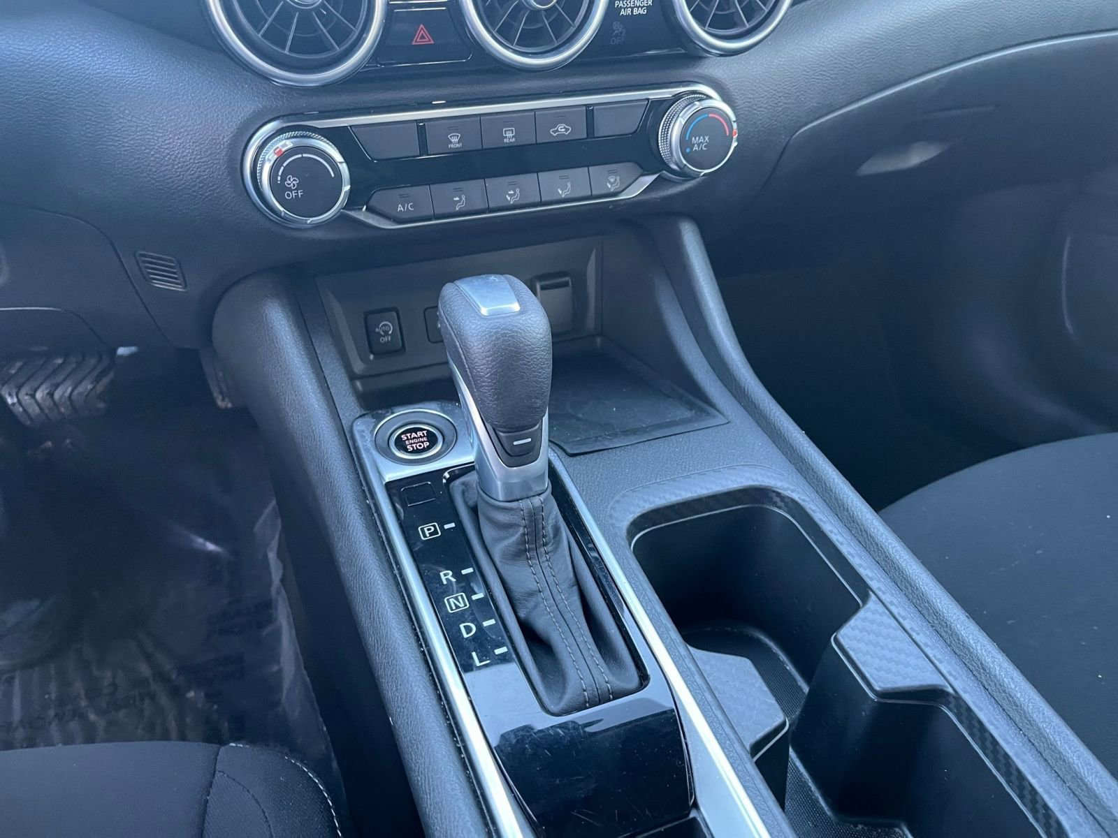 Used 2025 Nissan Sentra SV image 39