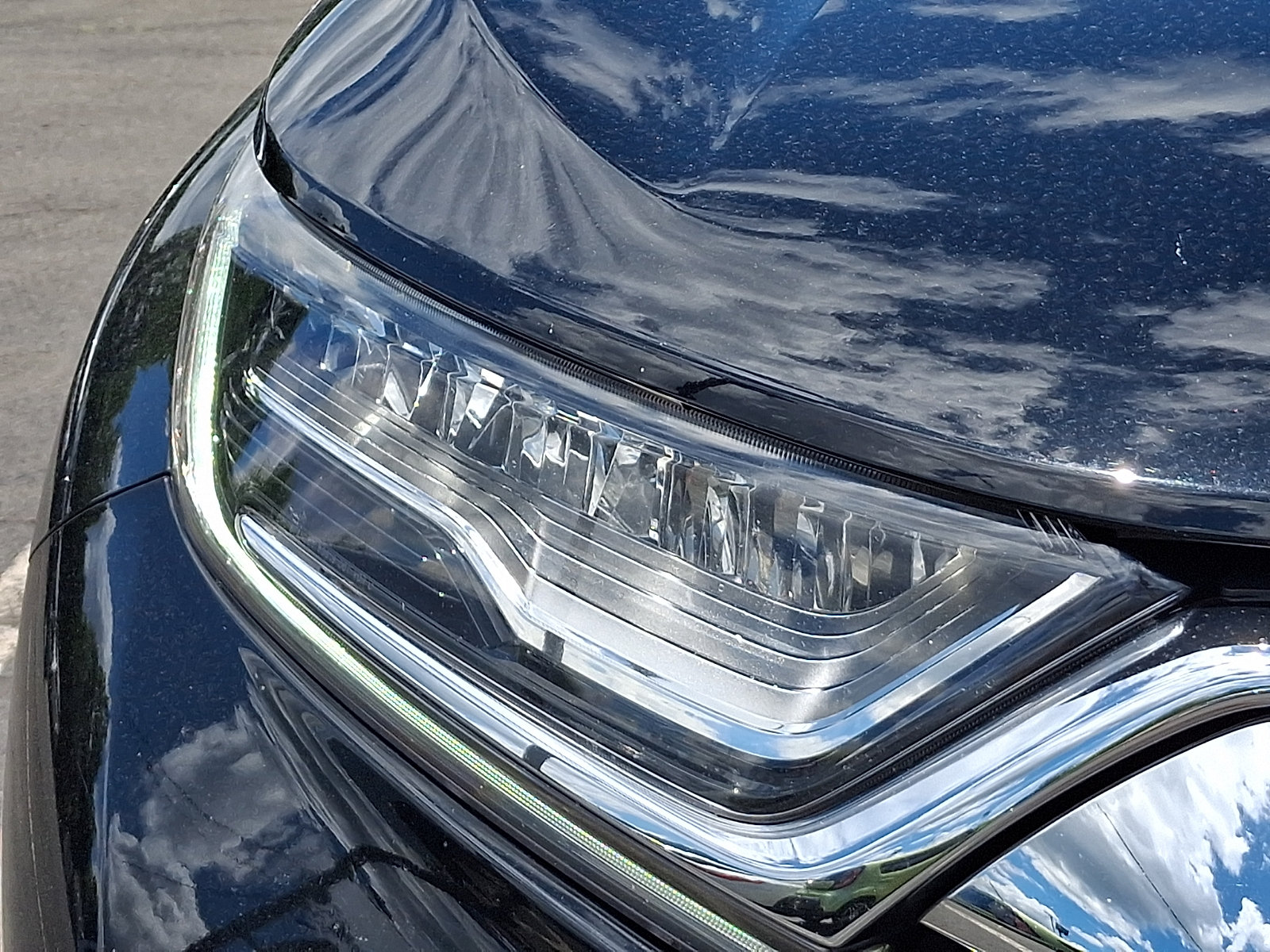 Used 2018 Honda CR-V Touring image 10
