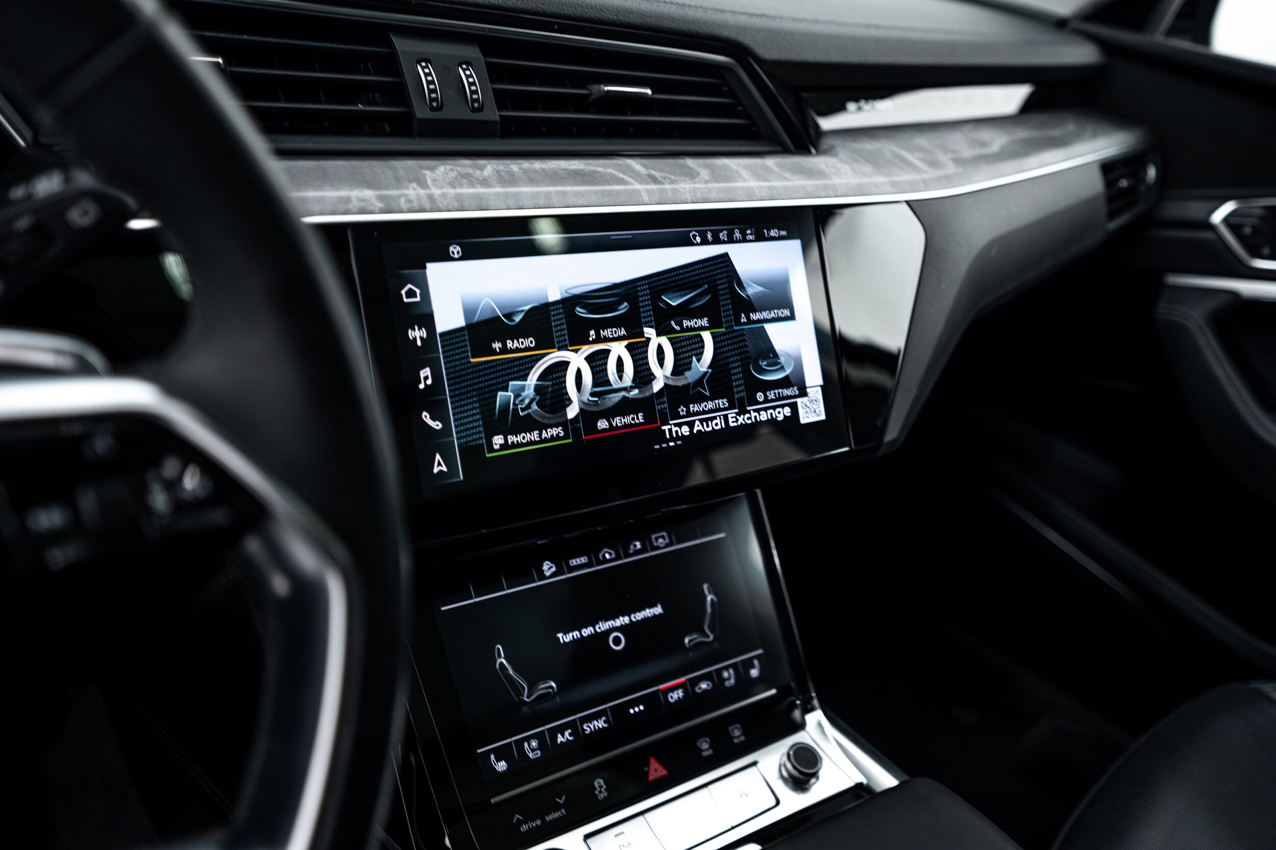 Certified 2024 Audi Q8 e-tron Premium Plus w/ Premium Plus Package AWD/4WD image 12