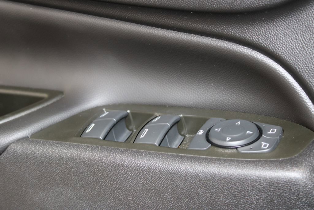 Used 2023 Chevrolet Equinox LT image 37