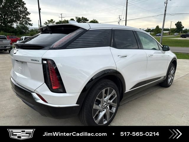 Certified 2025 Cadillac Optiq Luxury 2 w/ LPO, Floor Liner Package AWD/4WD image 6