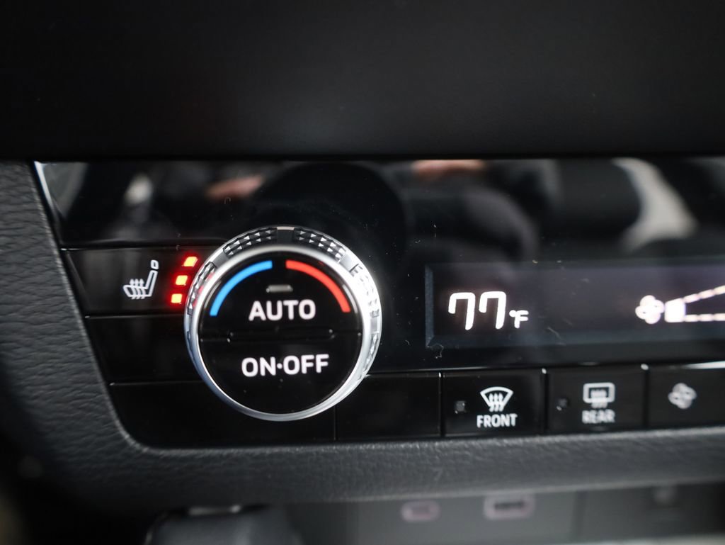 New 2025 Mitsubishi Outlander SE image 36