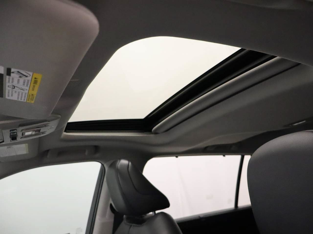 Used 2021 Toyota Highlander XLE FWD image 19