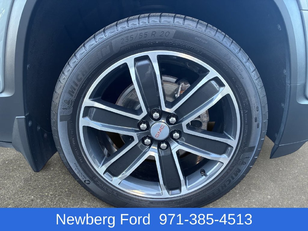 Used 2023 GMC Acadia SLT w/ Technology Package AWD/4WD image 10