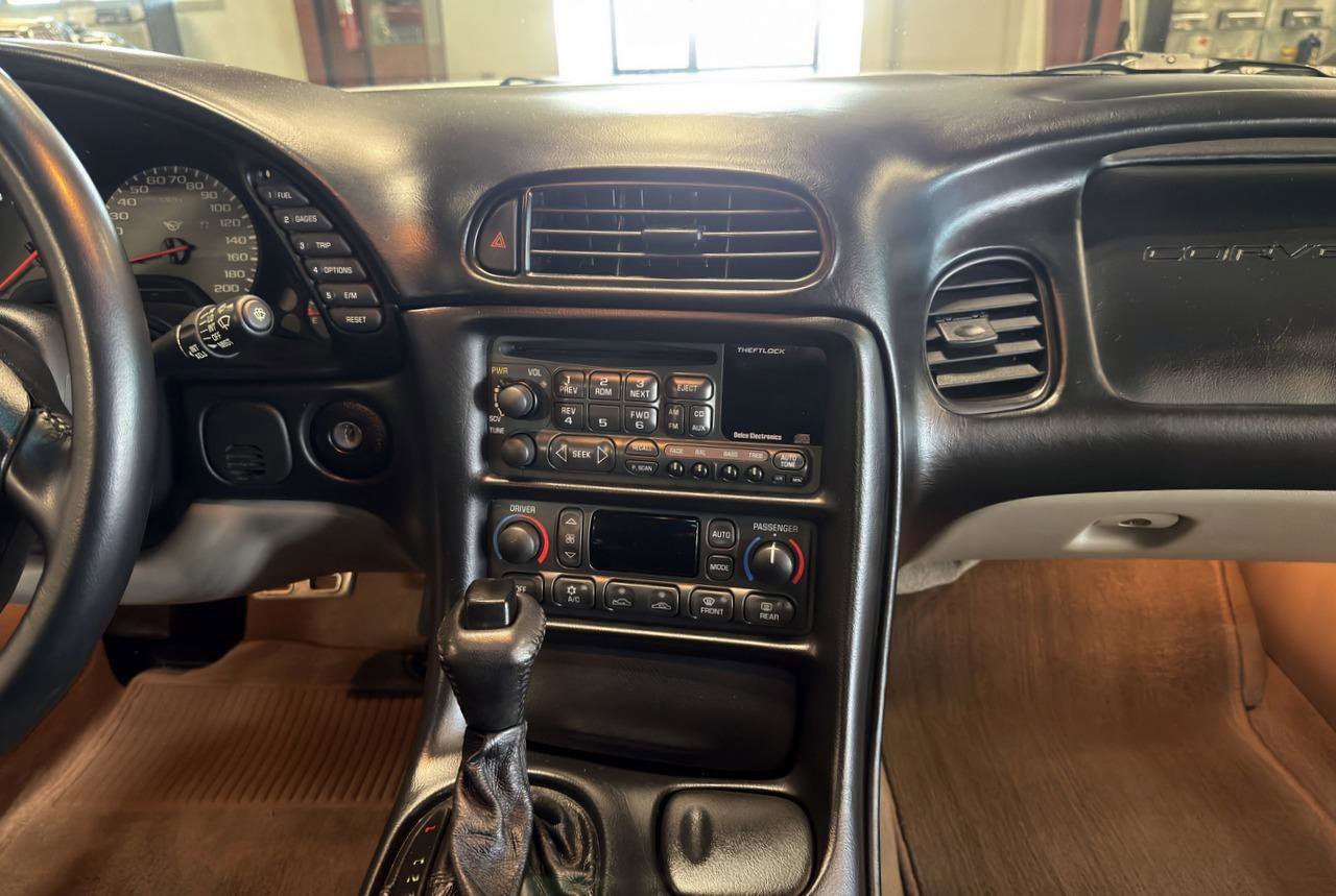 Used 1997 Chevrolet Corvette Coupe w/ Memory Pkg RWD image 68