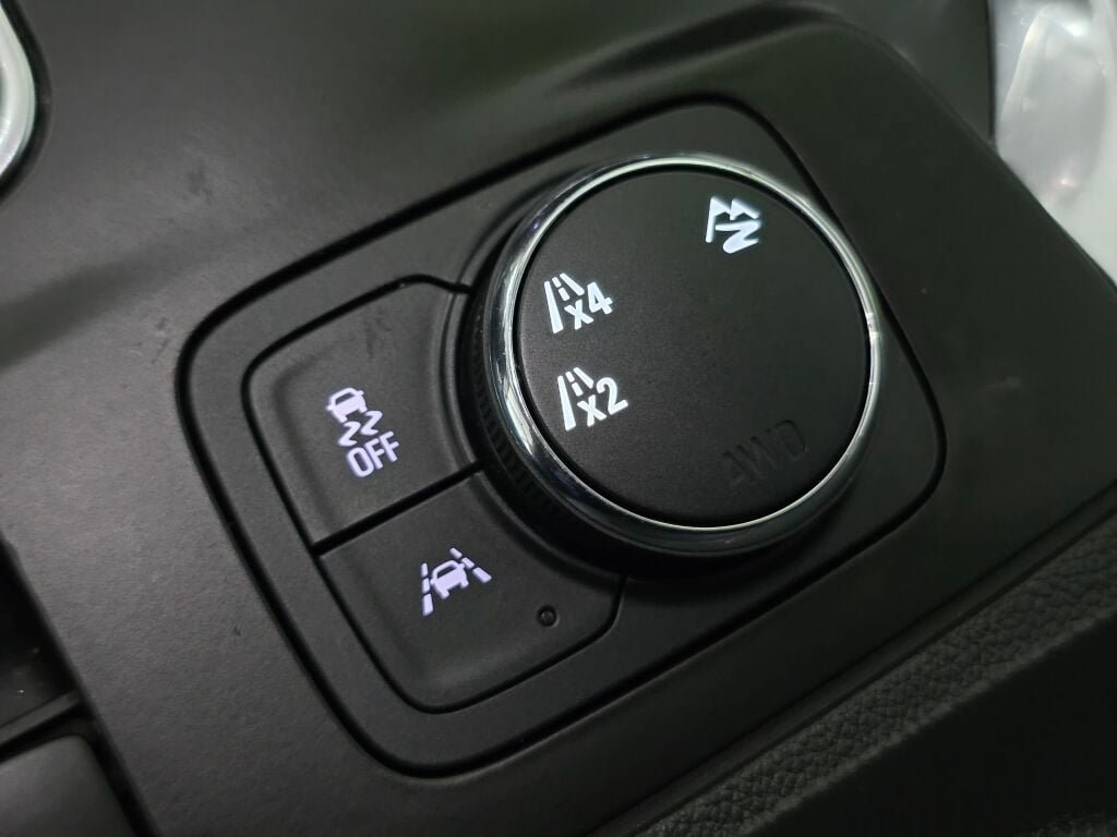 Used 2021 Chevrolet Traverse LT AWD/4WD image 16