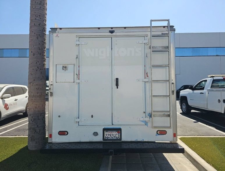 Used 2020 Chevrolet Express 3500 w/ Power Convenience Package RWD image 3