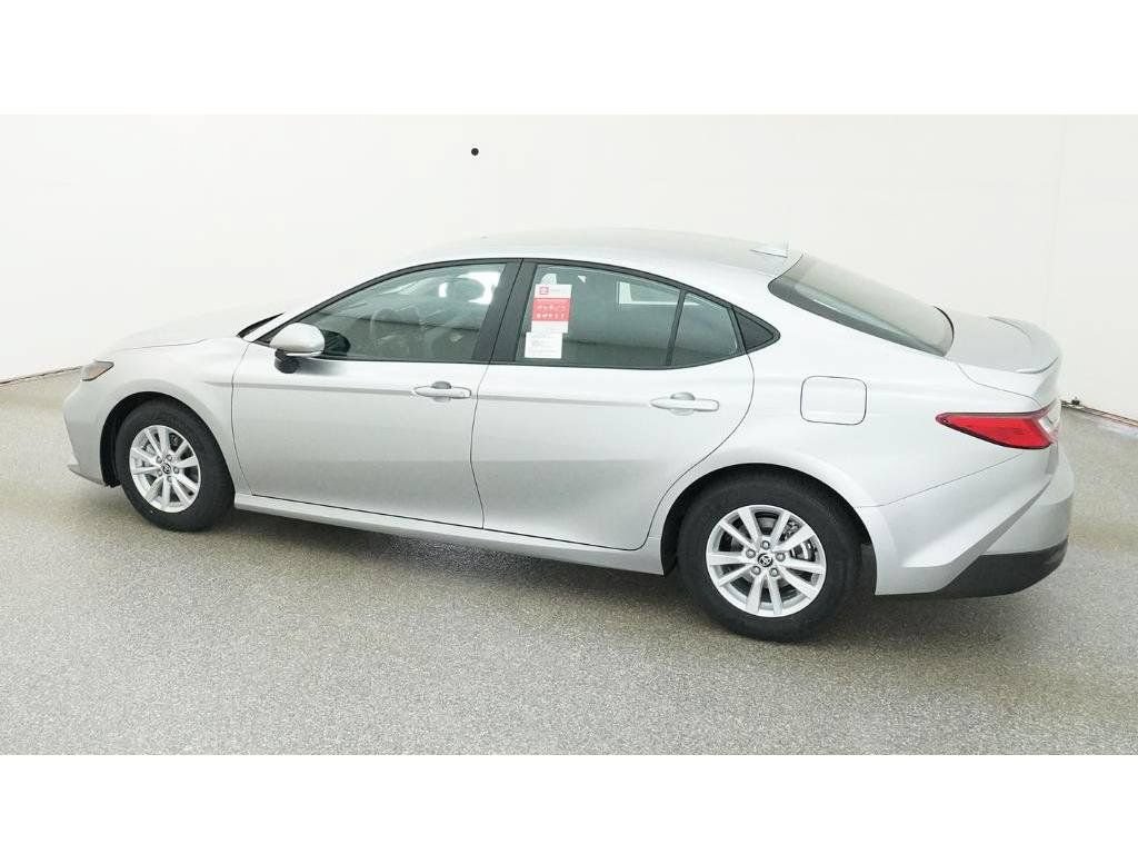 New 2026 Toyota Camry Hybrid FWD image 5
