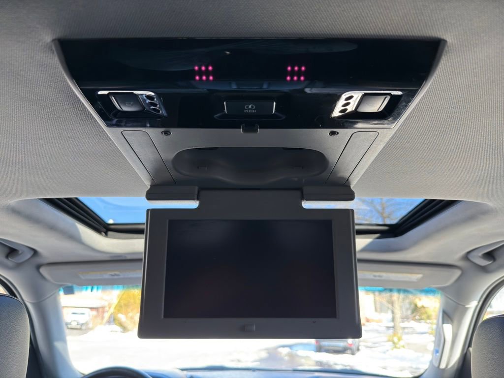 Used 2017 GMC Yukon XL SLT w/ Open Road Package image 36