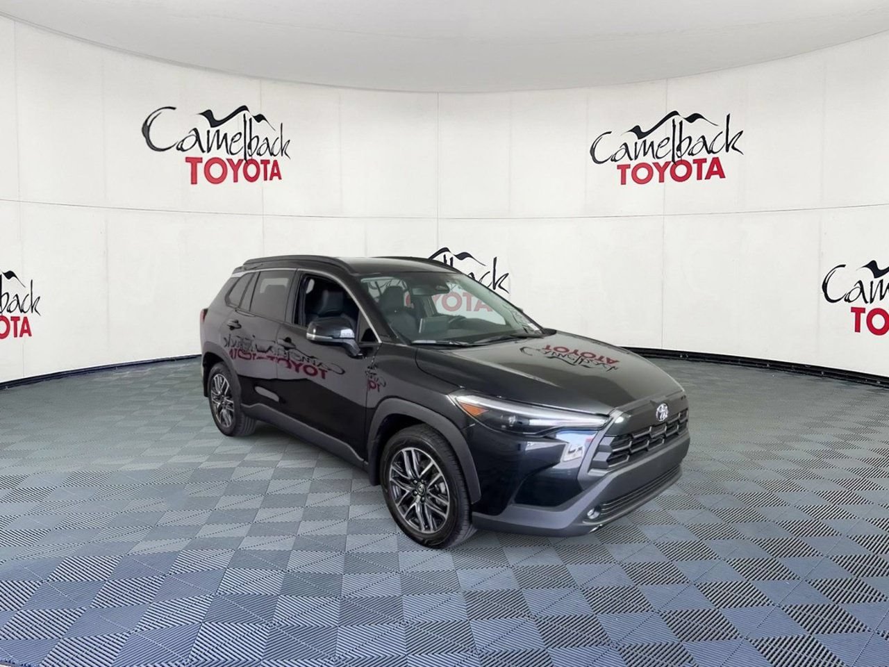 Used 2026 Toyota Corolla Cross XLE AWD/4WD image 5