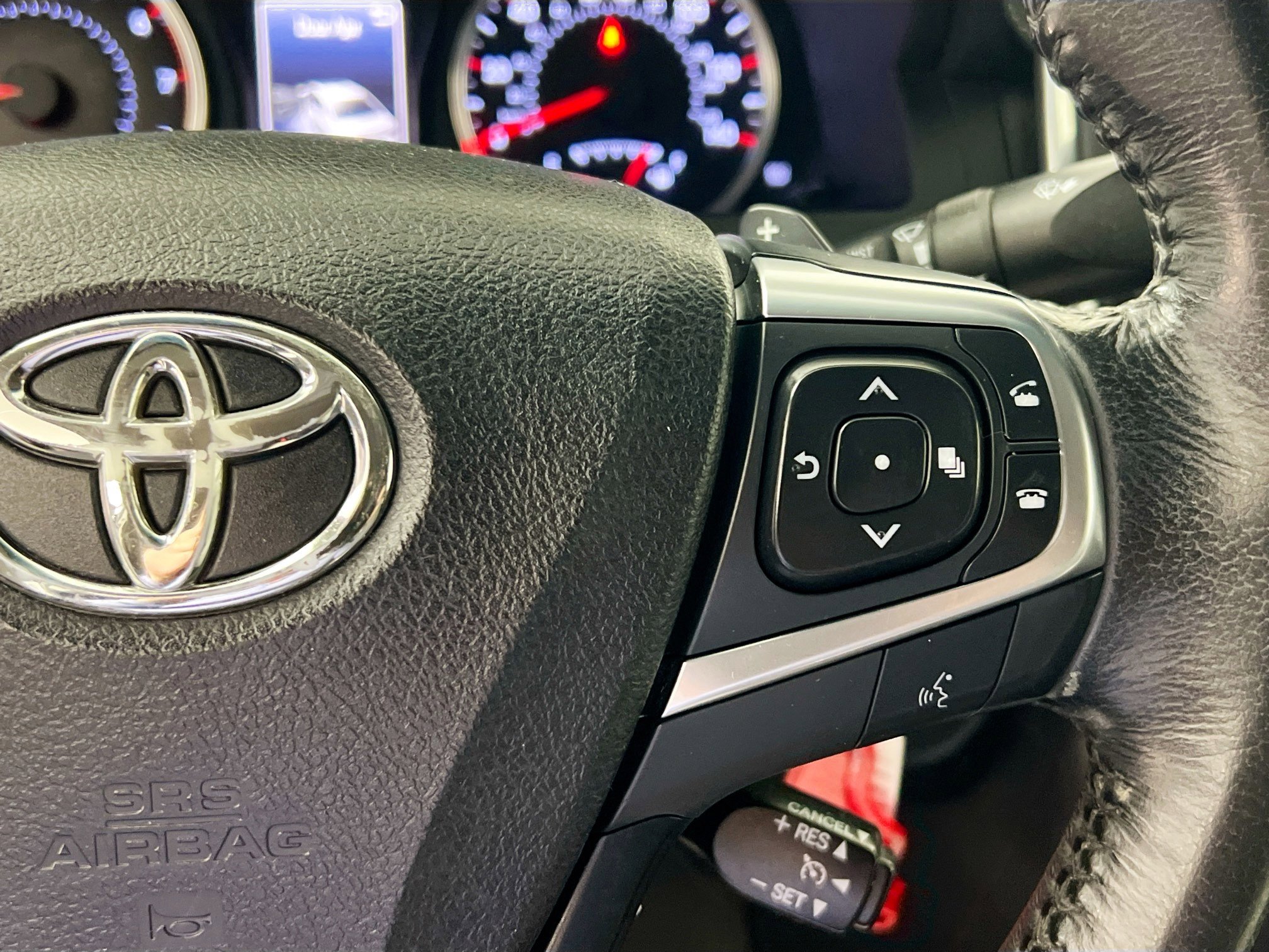 Used 2016 Toyota Camry SE image 17