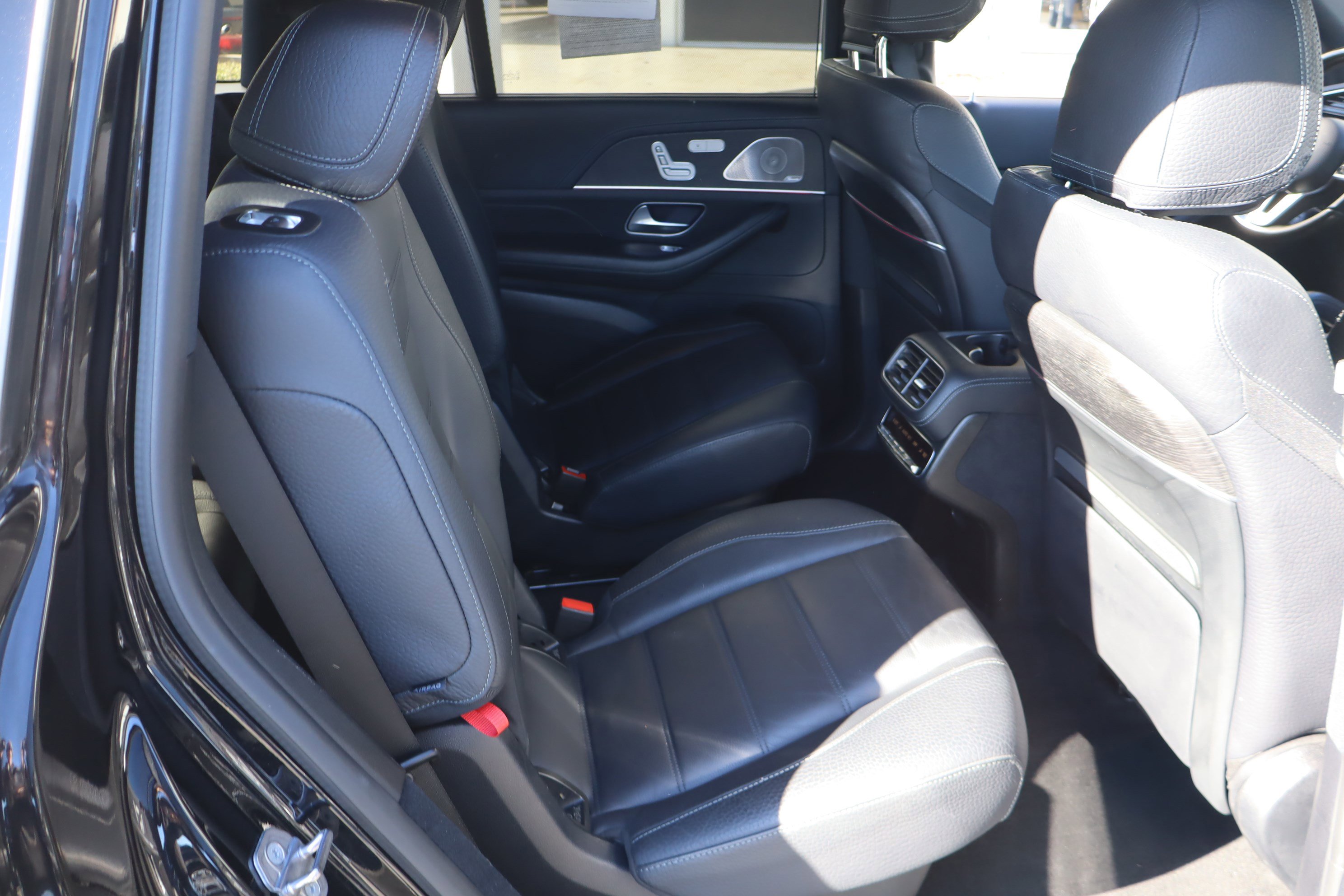 Used 2021 Mercedes-Benz GLS 580 4MATIC image 38