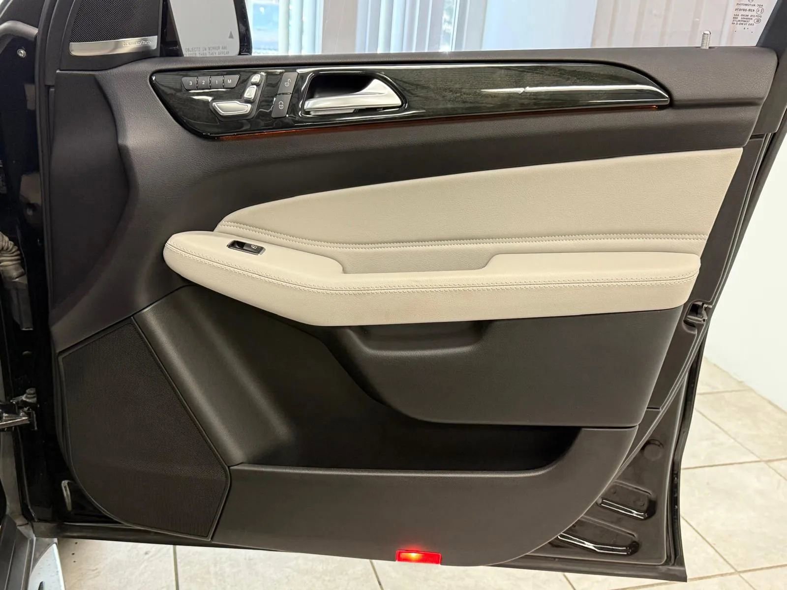 Used 2017 Mercedes-Benz GLS 450 4MATIC image 26