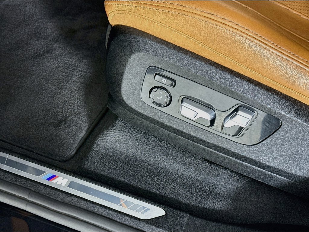 Used 2021 BMW X5 sDrive40i w/ M Sport Package RWD image 18