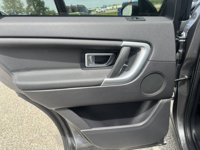 Used 2018 Land Rover Discovery Sport HSE AWD/4WD image 26