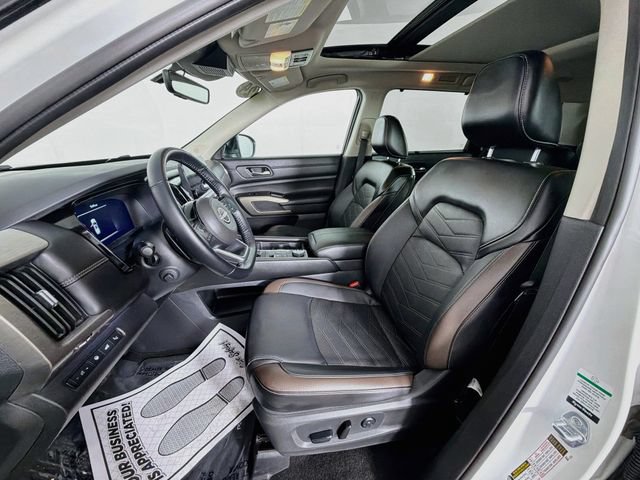 Used 2024 Nissan Pathfinder Platinum AWD/4WD image 21